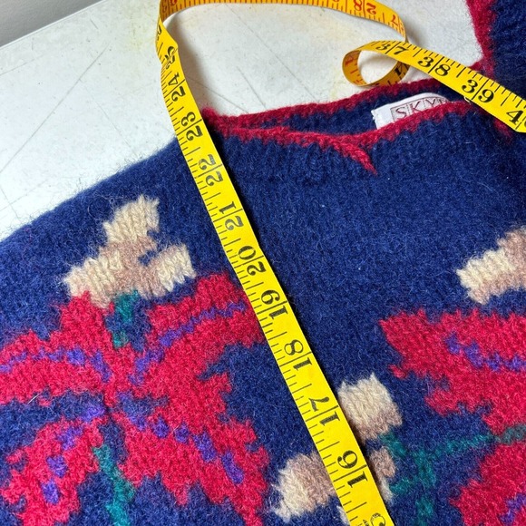 Vintage SKYR Sportswear 100% Shetland Wool Sweater Womens Size 40 Floral Holiday - Picture 6 of 6